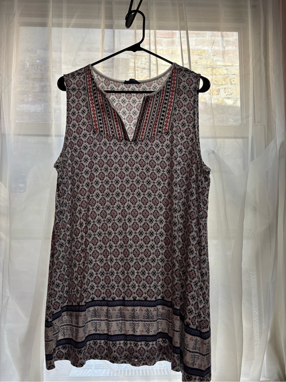 Sleeveless Printed Split-Neck Top - Navy & Pink